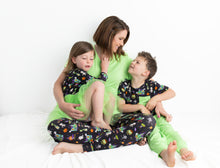Load image into Gallery viewer, Halloween Women's Short Sleeve top and bottom pjs