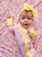 Load image into Gallery viewer, Blayklee Bear quilted Blanket