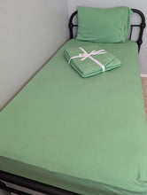 Load image into Gallery viewer, Grassy Green Twin Fitted Sheet Plus Pillowcase