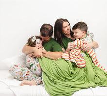 Load image into Gallery viewer, Christmas Stripes Quilted Blanket