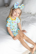 Load image into Gallery viewer, Seasons 2-Piece Shorts Pjs