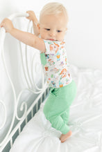 Load image into Gallery viewer, Garden Gnomes 3-Piece Jogger Daywear