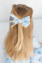 Load image into Gallery viewer, Weather Warriors Bamboo Alligator Clip Bows