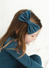 Load image into Gallery viewer, Stormy Sky Bamboo Alligator Clip Bows