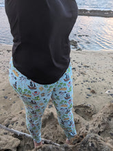 Load image into Gallery viewer, Women's Short sleeve Black pocket Shirt