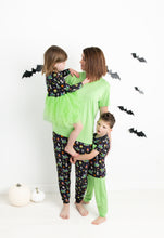 Load image into Gallery viewer, Halloween Women&#39;s Short Sleeve top and bottom pjs
