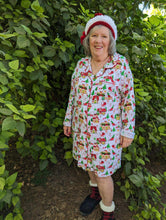 Load image into Gallery viewer, Santa&#39;s Village Women&#39;s nightgown
