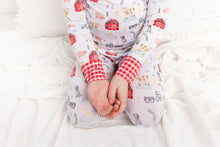 Load image into Gallery viewer, Friendly Farm 2-Piece Long Sleeve Pjs
