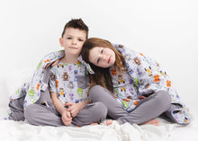 Load image into Gallery viewer, Zoomie Zots Quilted Blanket
