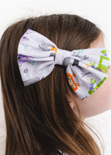 Load image into Gallery viewer, Zoomie Zots Bamboo Alligator Clip Bows
