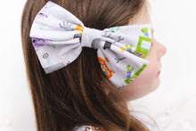 Load image into Gallery viewer, Zoomie Zots Bamboo Alligator Clip Bows
