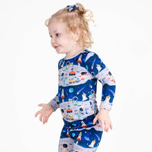 Load image into Gallery viewer, Space Bamboo Alligator Clip Bows
