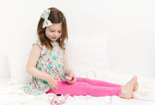 Load image into Gallery viewer, Tea Three Bamboo Alligator Clip Bows
