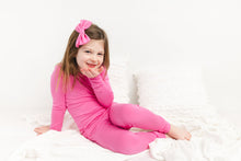 Load image into Gallery viewer, Pretty Pink Bamboo Alligator Clip Bows
