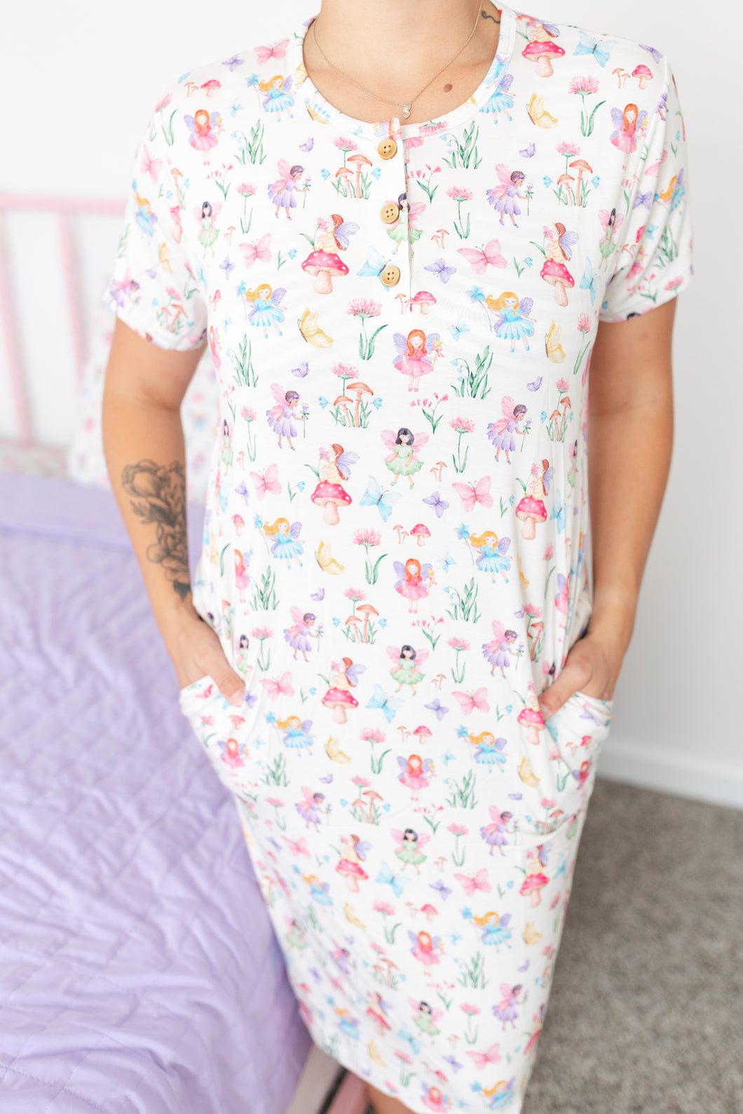 Fluttering Fairies Short sleeve Women's nightgown