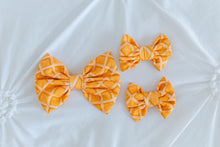 Load image into Gallery viewer, Ice Cream Waffle Cone Bamboo Alligator Clip Bows
