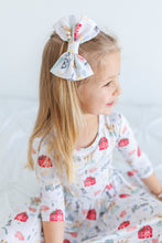 Load image into Gallery viewer, Friendly Farm Bamboo Alligator Clip Bows
