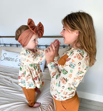 Load image into Gallery viewer, Brown Cream Cocoa Cups Big Bow Headband
