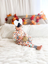 Load image into Gallery viewer, White Big Bow Headband
