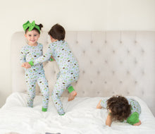 Load image into Gallery viewer, Pond Pals 2-Piece Long Sleeve Pjs
